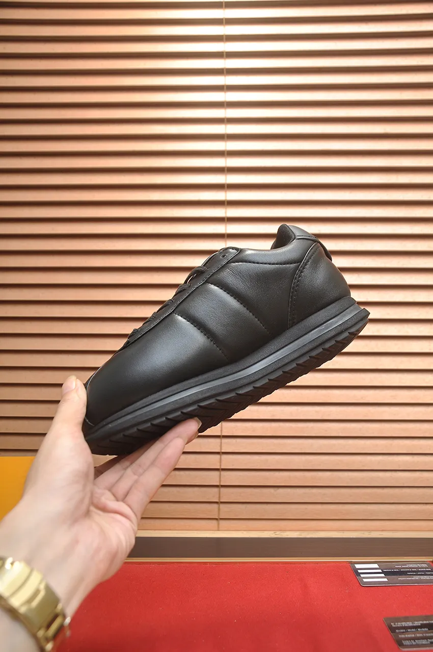 Men's shoes 💰700💶[LOUIS VUITTON] (couples 💑 style) new original order 🍀LV Louis Vuitton * - top version of LV classic trendy shoes! Made of imported original fabrics, mesh lining, and original wear-resistant rubber foam outsole! High quality products! Size (female 35-40) (male 38-44)